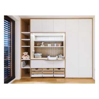 Trochu z jiného soudku…😉 První vlaštovka 🕵️ Úkol zněl jasně🫡 – stihnout vyrobit a nainstalovat nábytek do dětského pokoje,...